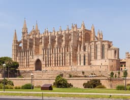 La Seu Cathedral beside Palma waterfront