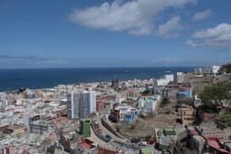 Las Canteras Beach and the historic Vegueta quarter in Las Palmas de Gran Canaria, Spain