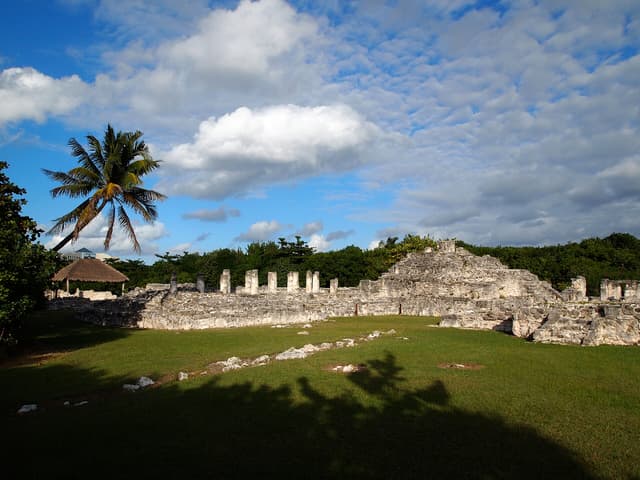 El Rey archaeological site in Cancún