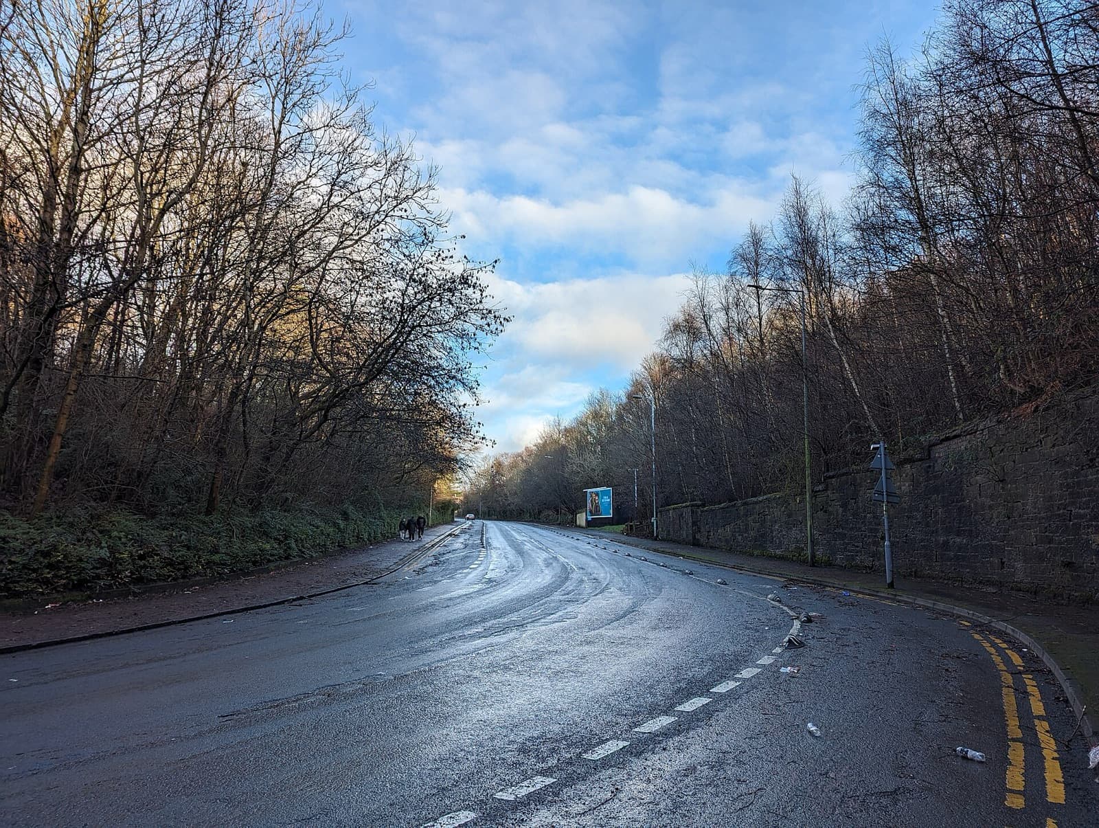 Glasgow cityscape and visitor atmosphere in Scotland