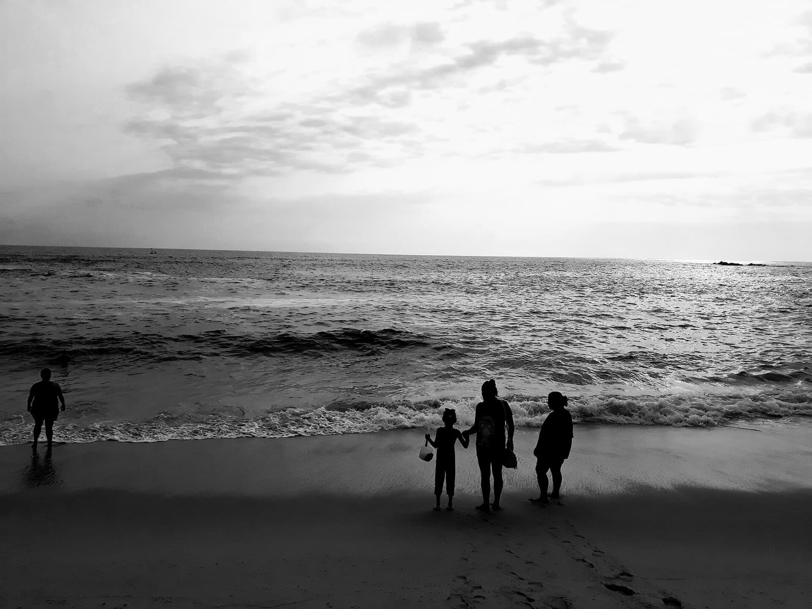 Puerto Escondido cityscape and visitor atmosphere in Mexico