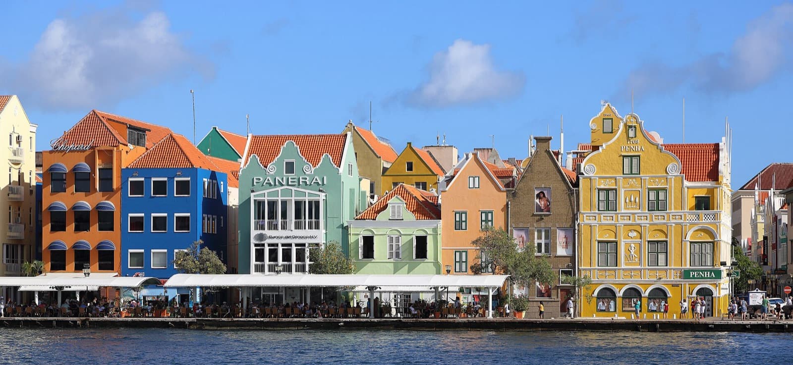 Willemstad cityscape and visitor atmosphere in Curaçao